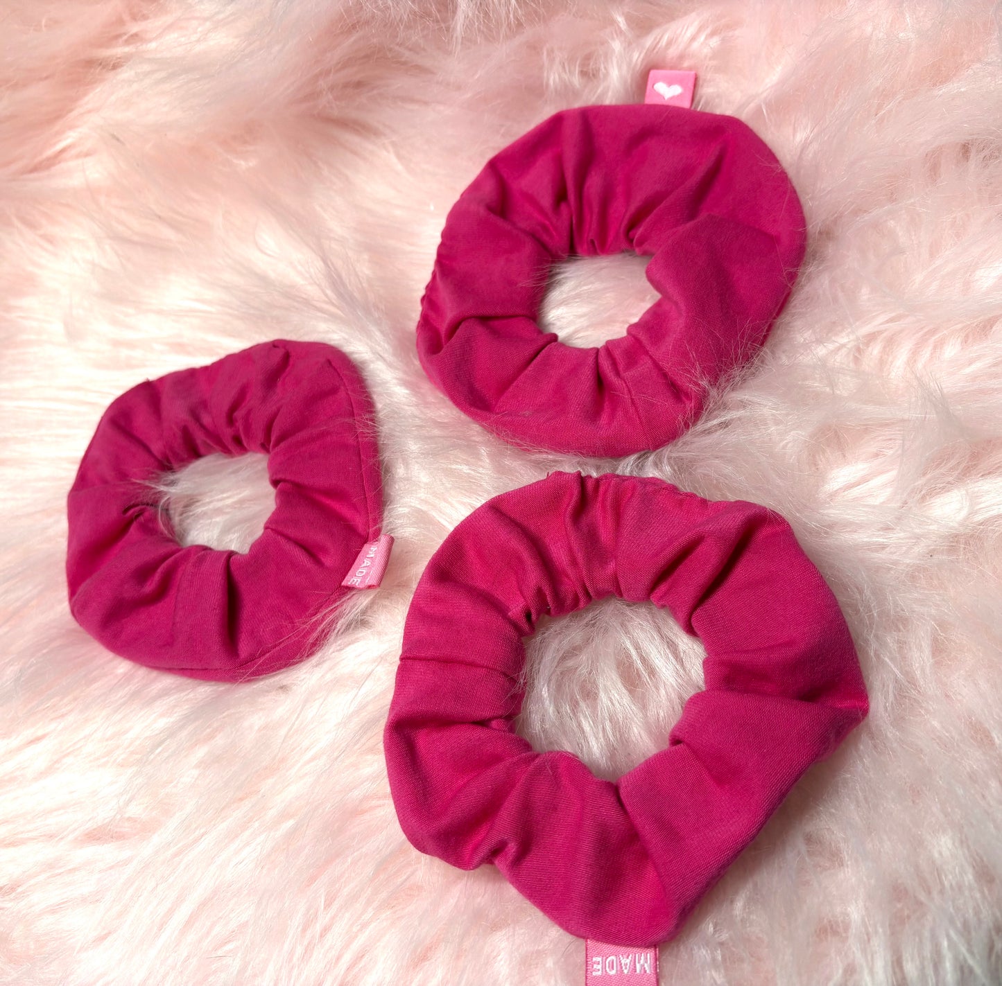 Handgemachter Pinker Scrunchie aus Bio-Baumwolle – Der perfekte Haarschmuck für einen nachhaltigen Look!