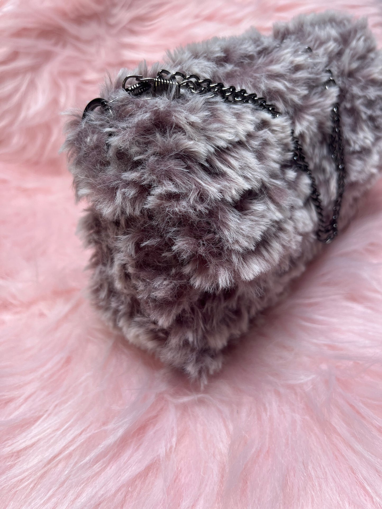 Luxuriöse Braune/Weiße Clutch aus Kuscheliger Wolle - Dein Stylischer Begleiter